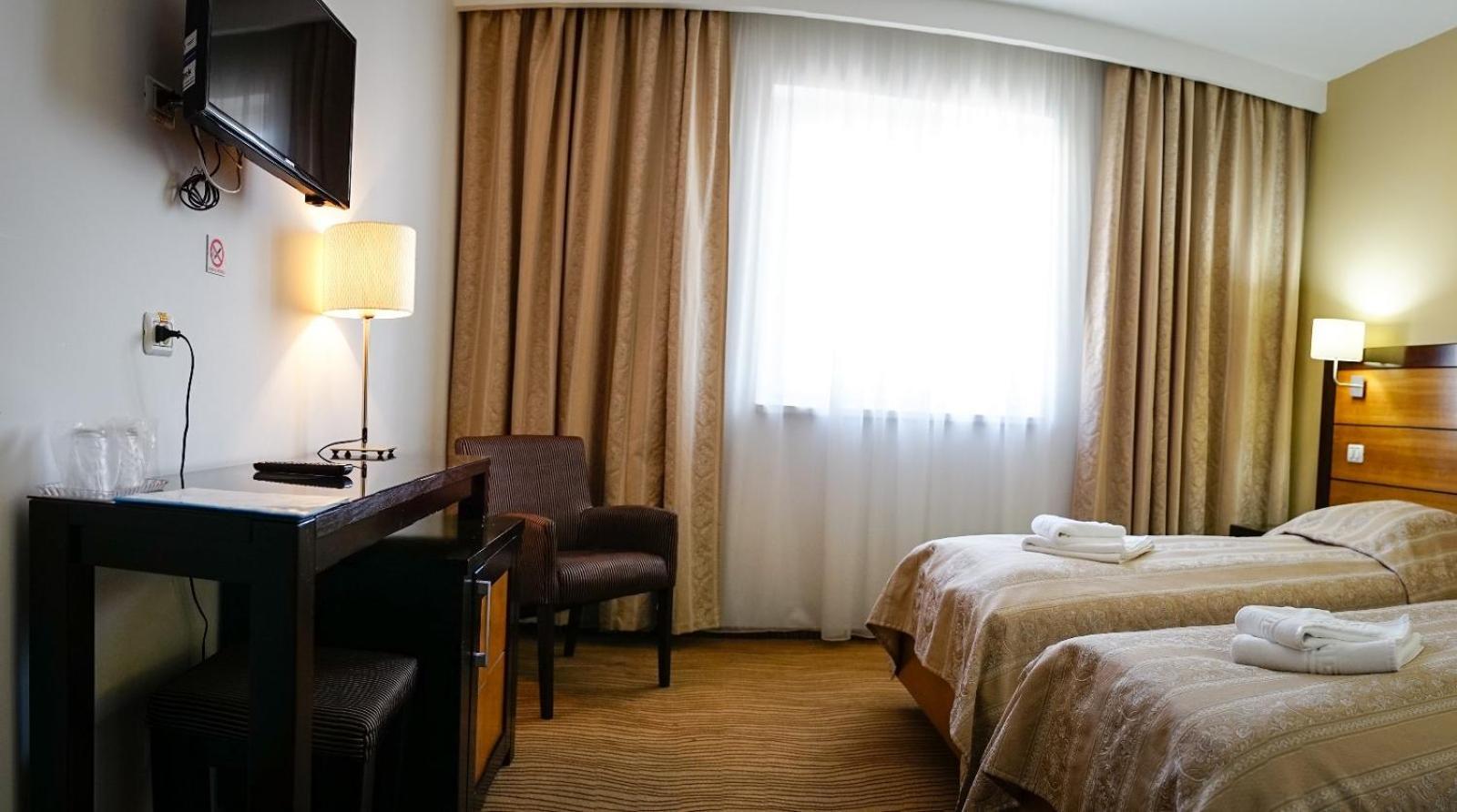 Hotel Criss Бухарест Екстер'єр фото